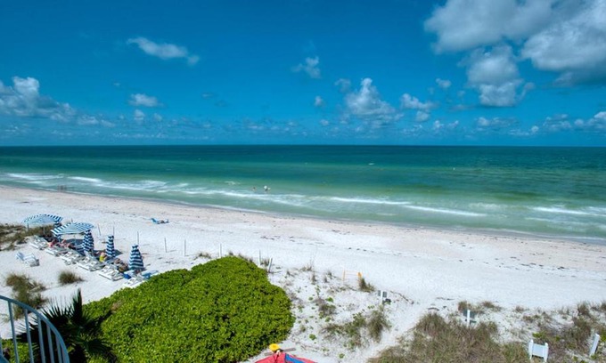 Bradenton Beach House | Gulf Breeze Condo Unit D