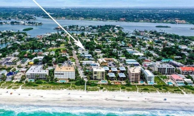 Indian Rocks Beach House | Gulf Breeze Getaway: Cozy Home in Indian Rocks Beach