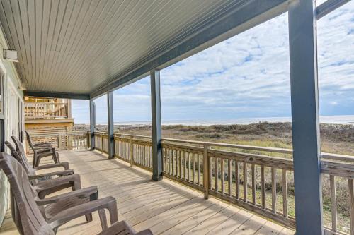 Freeport House | Gulf Coast Views Waterfront Surfside Beach Home!
