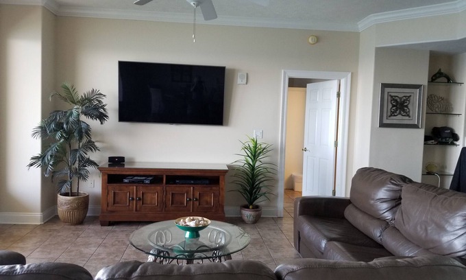 Thomas Drive Condo | GULF CREST BEACH FRONT CONDO!nBEAUTIFUL 2BR CONDO! BEACH CHAIR SERVICE INCLUDED!