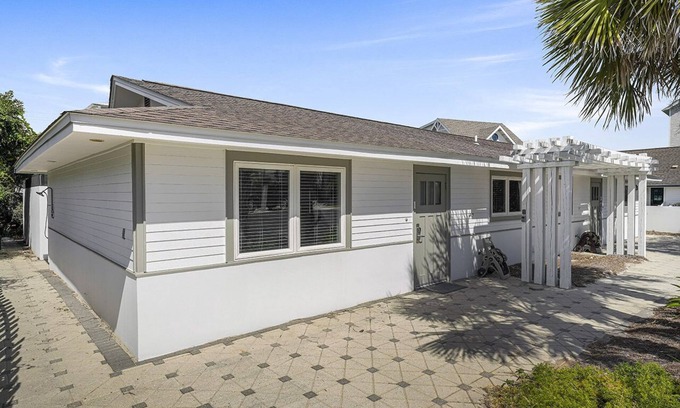 Seacrest House | Gulf Escape - 30A Beach House Near the Beach with a Large Pool Space