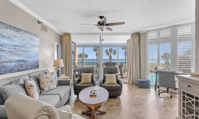 Destin Condo | Gulf Facing Beautiful Condo with Pool