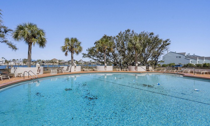 Ono Island Condo | Gulf Front Condo | Bring Your Boat! | Liquid Life
