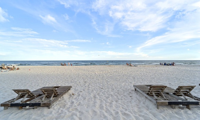 Gulf Shores Condo | Gulf Front Condo | Hot Tub Access! | Liquid Life