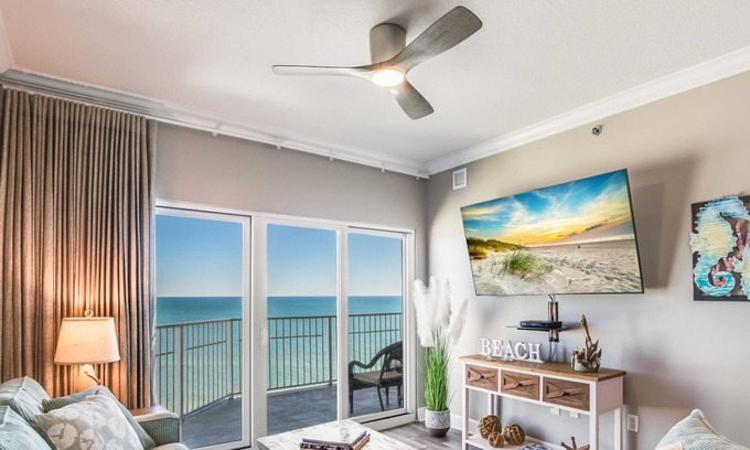 Gulf Shores Condo | Gulf Front Condo | Hot Tub on Property!