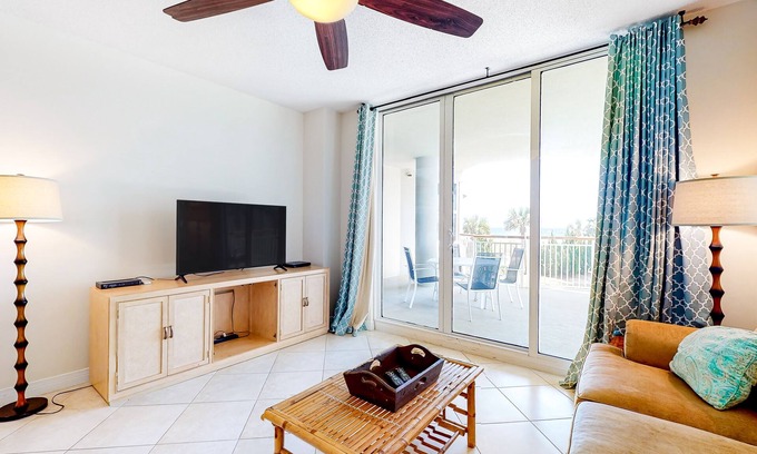 Navarre Beach Condo | Gulf Front Condo Tennis Court, Fitness Center, Private Beach Access