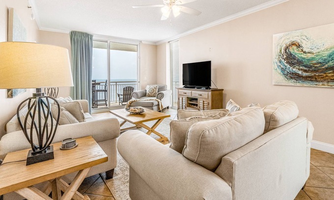 Ono Island Condo | Gulf-front getaway with a washer/dryer, central AC, pool, hot tub, beach access