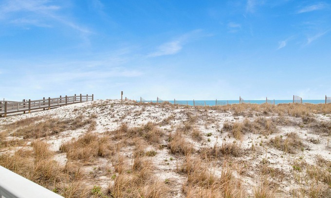 Gulf Shores Condo | Gulf Front Ground Floor 2br/2ba Condo CLOSE TO PARKING, BEACH, and POOL!