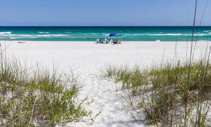 Navarre Beach House | Gulf Front Home with 4 Bedrooms, 3 are Beachfront! Casa Al Mare