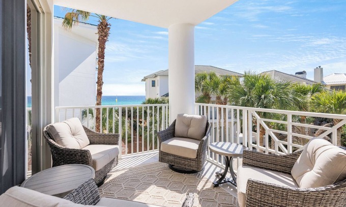 Santa Rosa Beach Condo | Gulf Front - Pool - Hot Tub - Private Beach - Beach Chairs!