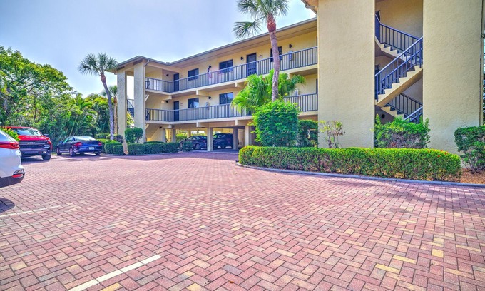 Sanibel Condo | Gulf Front Sandpiper Beach Condominium, Expansive Views
