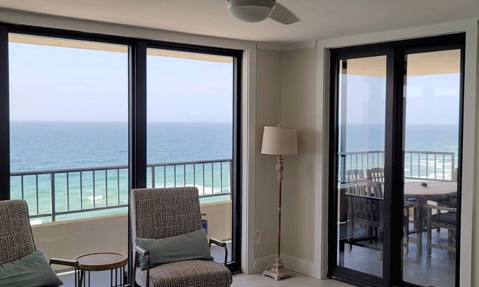 Orange Beach East Condo | GULF FRONT SIMPLISTIC BEAUTY AWAITS! 2/2, TOP FLR, w/BALCONY, SPLENDID VIEWS!