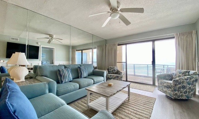 Silver Sands Beach Condo | Gulf Gate 2 BR Pet Friendly Condo! Beach Front and Pet Friendly
