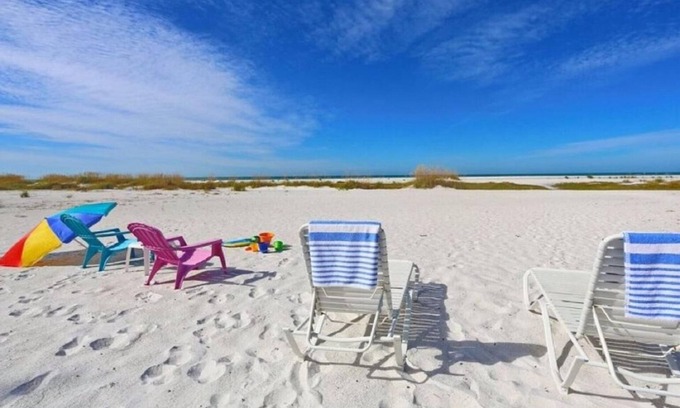 Siesta Key Village Condo | Gulf Holiday by Beachside Management