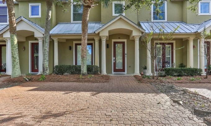 Gulf Place House | Gulf Place 30A Townhome 3 BR + loft sleeps 10, includes beach service & 2 bikes