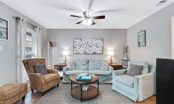 Gulf Shores Condo | Gulf Shores Condo- Just a few short steps to the beach