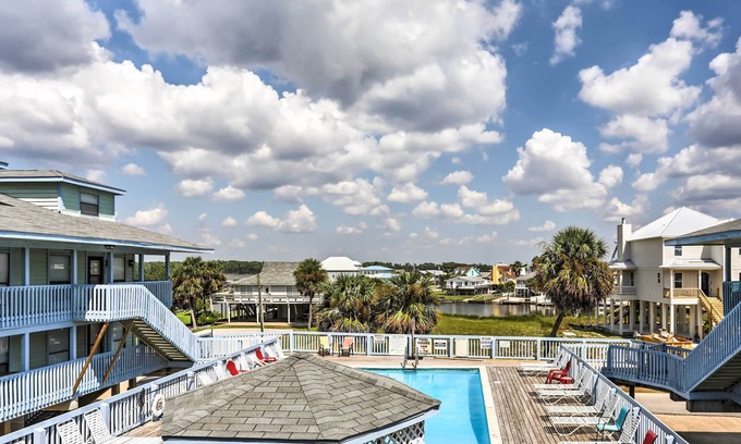 Gulf Shores Condo | Gulf Shores Condo w/Pool Access: Steps to Beach!