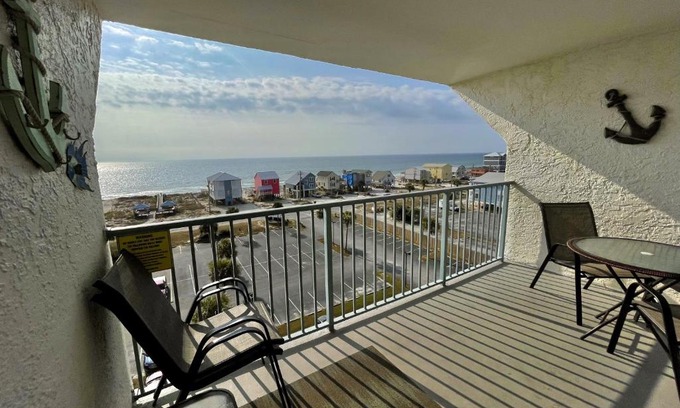 Gulf Shores Apartment | Gulf Shores Surf & Racquet Club 706A Condo