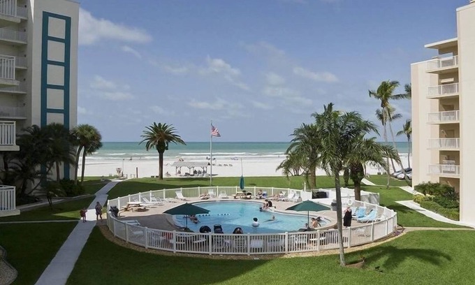 Siesta Key Condo | Gulf-Side Beautiful Condo with Pool Overlooking the Gulf!