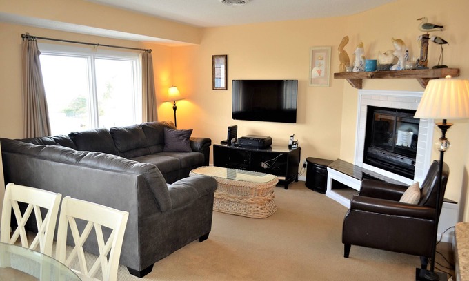 Murrells Inlet Condo | Gulf Stream Villas 110 - Oceanfront in Garden City Beach