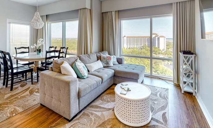 Sandestin Condo | Gulf-view beach resort condo with AC, 2 balconies, pool, hot tub, & gym