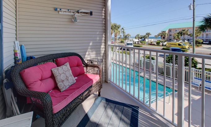 Crystal Beach Condo | Gulf View ~ Overlooks Community Pool ~ Bunk Area