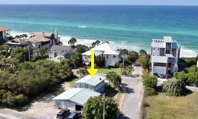Seagrove Beach House | GULF VIEWS! 4 Bikes - Directly across the street from beach access! `Buying Time`