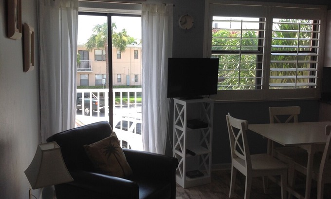 St. Pete Beach Apartment | Gulf Winds Unit 1406