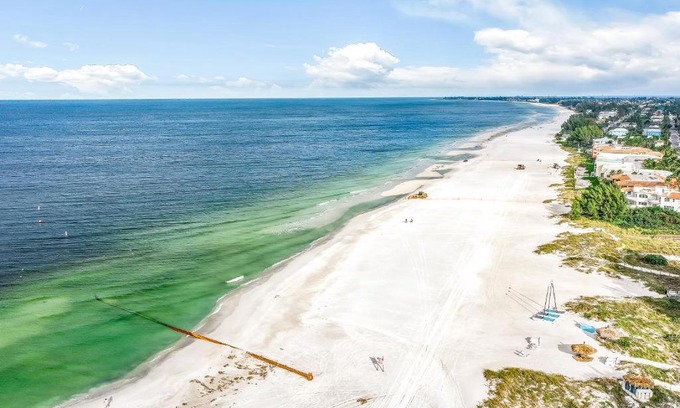 Bradenton Beach Apartment | Gulfside Garden De-Light