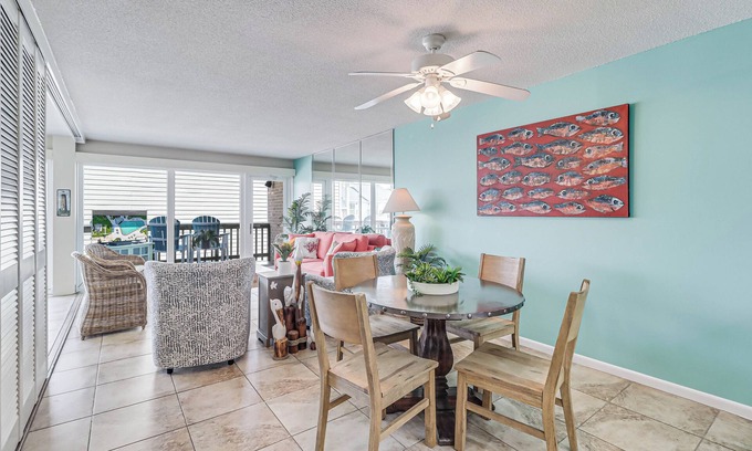 Corpus Christi Condo | Gulfstream Condos Unit 302 | Private Balcony | Pool, Hot Tub & BBQ