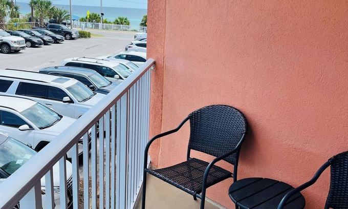 Fort Walton Beach - Destin Condo | Gulfview Condominiums/Paradise Awaits/Great view/Free Beach Service & Wi-Fi