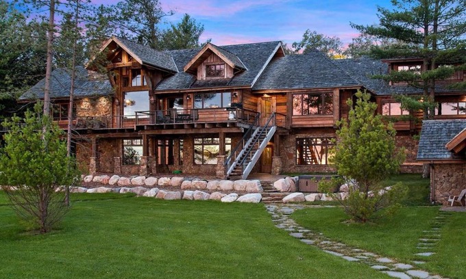 Lake Shore House | Gull Lakes Finest! Reclaimed Charm and Luxury