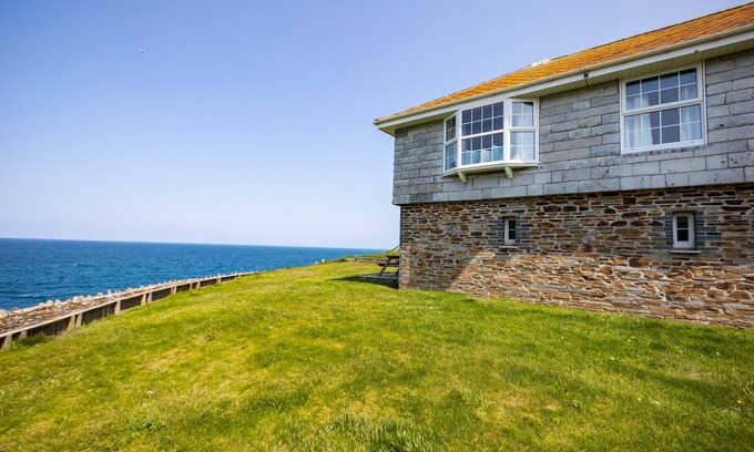 Port Isaac Cottage | GULLAND, country holiday cottage, with a garden in Port Isaac
