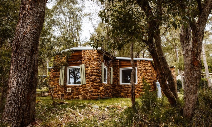 Denmark Ski Chalet | Gum Grove Chalets - Karri (Dog Friendly)
