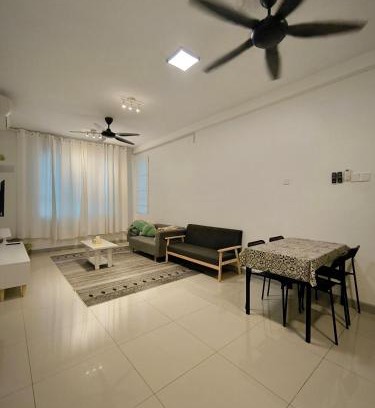 Kampung Tanjung Kapur Apartment | Guppy Homestay Apartment Near KTCC & Drawbridge 1 bedroom airconditioned