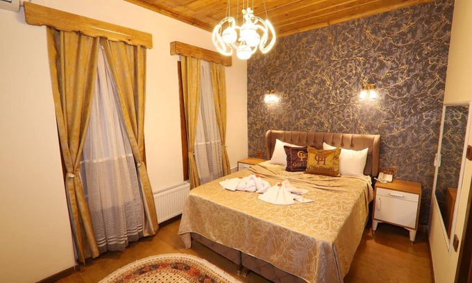 Caddebostan Mahallesi Condo | Gur Royal Suit Aparts
