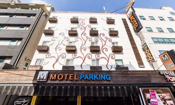 Guri Hotel | Guri M