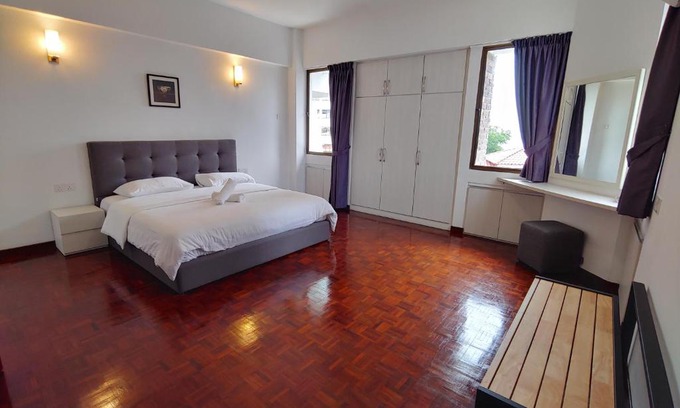 Downtown George Town Apartment | GurneyVille