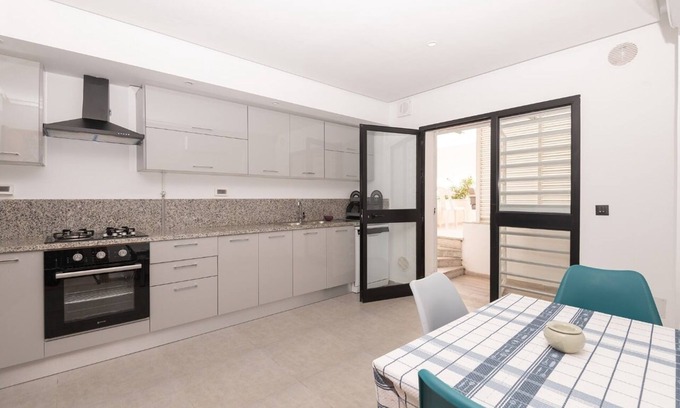 La Marsa Apartment | Gustave Flaubert