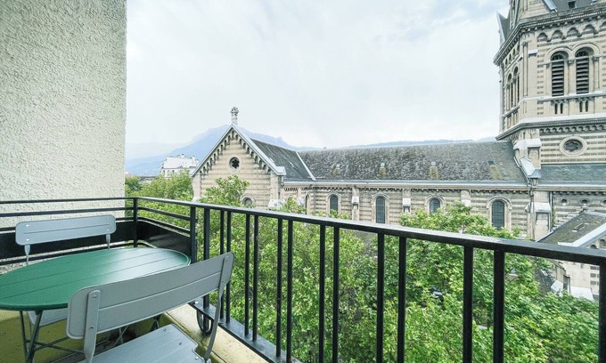Quartier Chorier-Berriat Apartment | #GV The Charming | 2 Bedrooms | 🌺