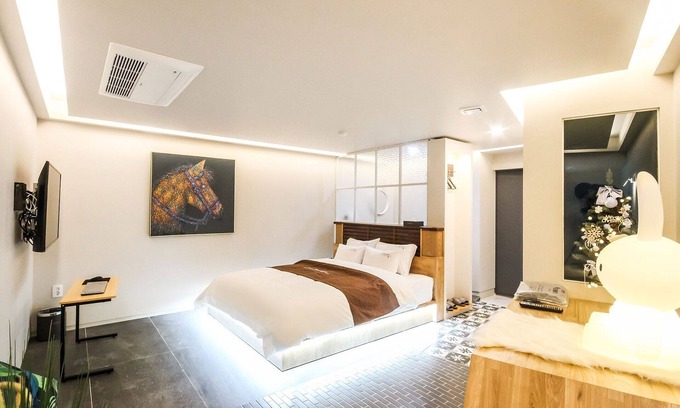 Chunghung Hotel | Gwangju Geogi-joa Motel