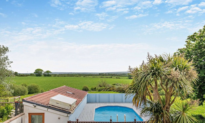 Keeston House | Gwersyll y Tiger - Four Bedroom House, Sleeps 7