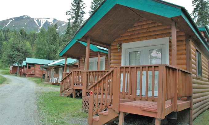 Cooper Landing Apartment | Gwin's Lodge Poplar Chalet #1
