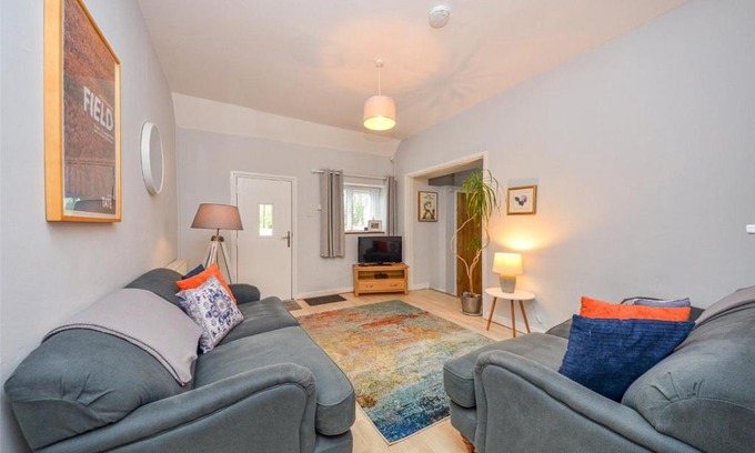 Llangaffo House | Gwyllt Cottages