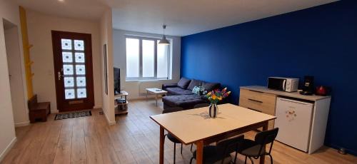 Vailly-sur-Aisne Apartment | Hébergement 5 personnes- Centre village