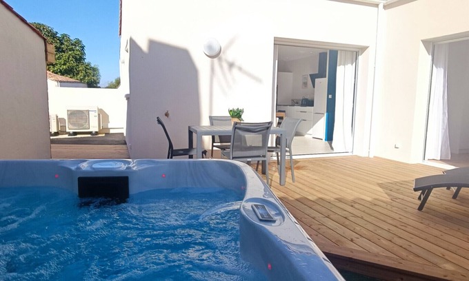 Les Sables d'Olonne House | Héron- Maison avec jacuzzi privatif 4pers