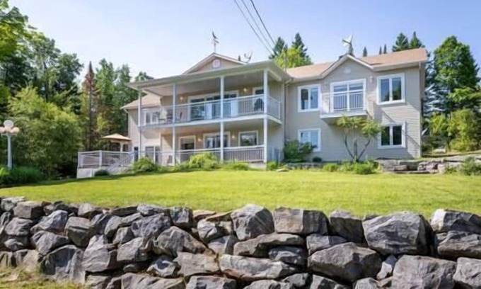 Mauricie House | Hôtel à la maison - Domaine Du Lac-aux-Sables