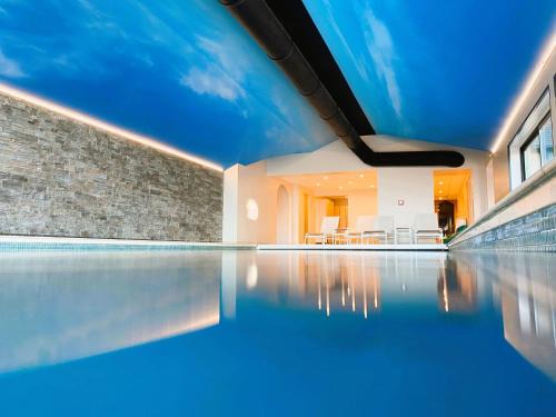 La Riviere-Saint-Sauveur Hotel | Hôtel Antares & Spa