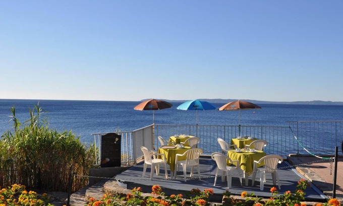 Le Lavandou Hotel | Hôtel Astria