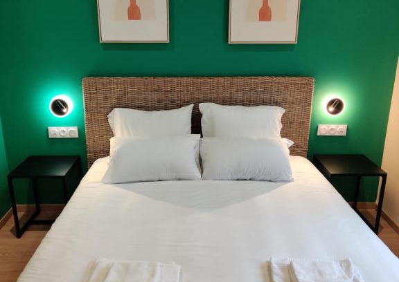 Saint-Clair-de-la-Tour Hotel | Hôtel de la Tour